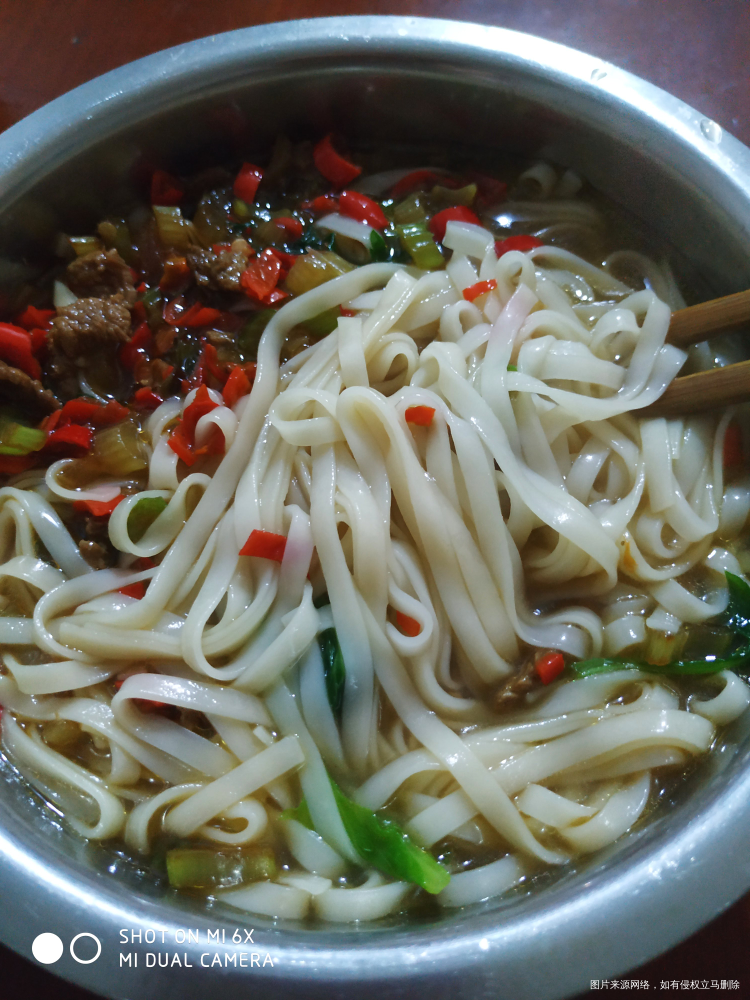 做完耐糖回来饿半死下个牛肉面