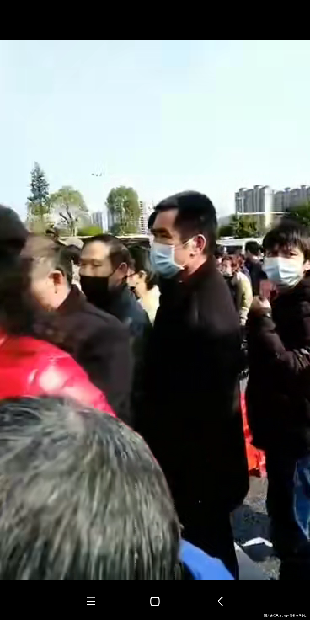 金店倒闭逃跑!牵扯几千家财产,你想别人利息人家想你本金!