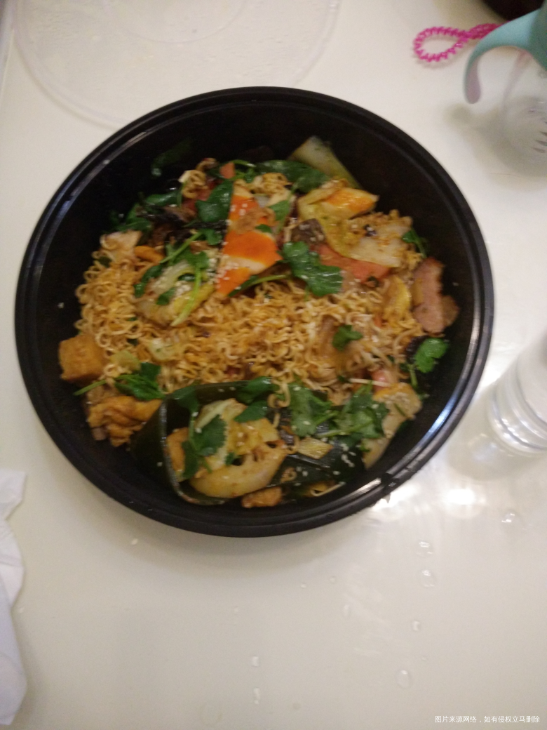 哈哈,饭来了,大家一起吃起来