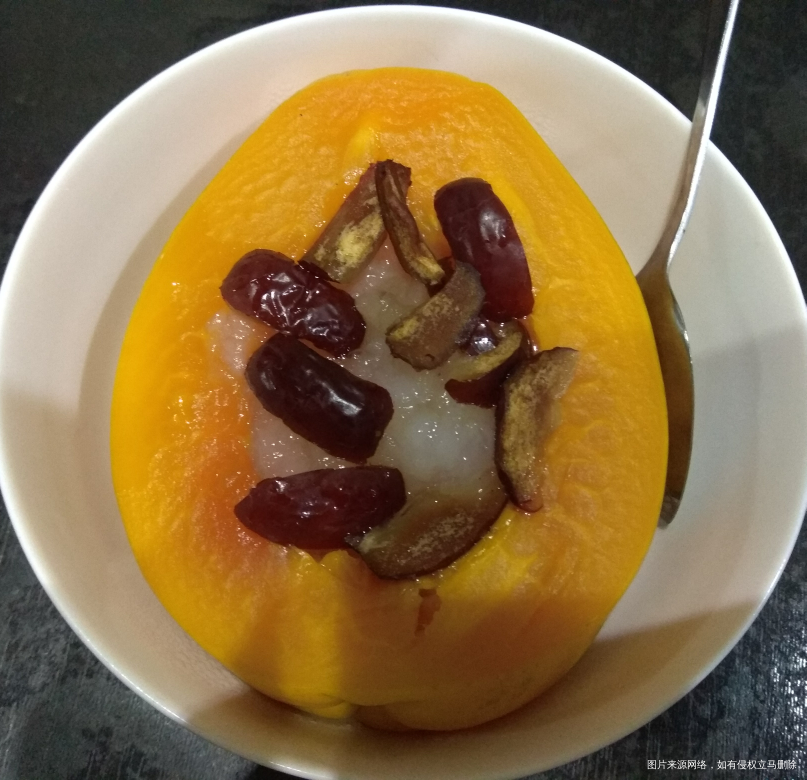 老公半夜给做的甜品,情人节第一餐,不过我不好意思说雪蛤有点腥,有点吃不下去呢