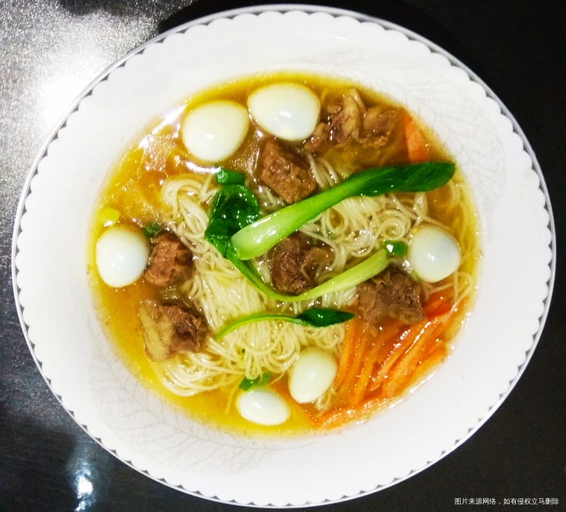 为了挑食的儿子,费了半天劲给他做的红烧牛肉面,全部吃光光