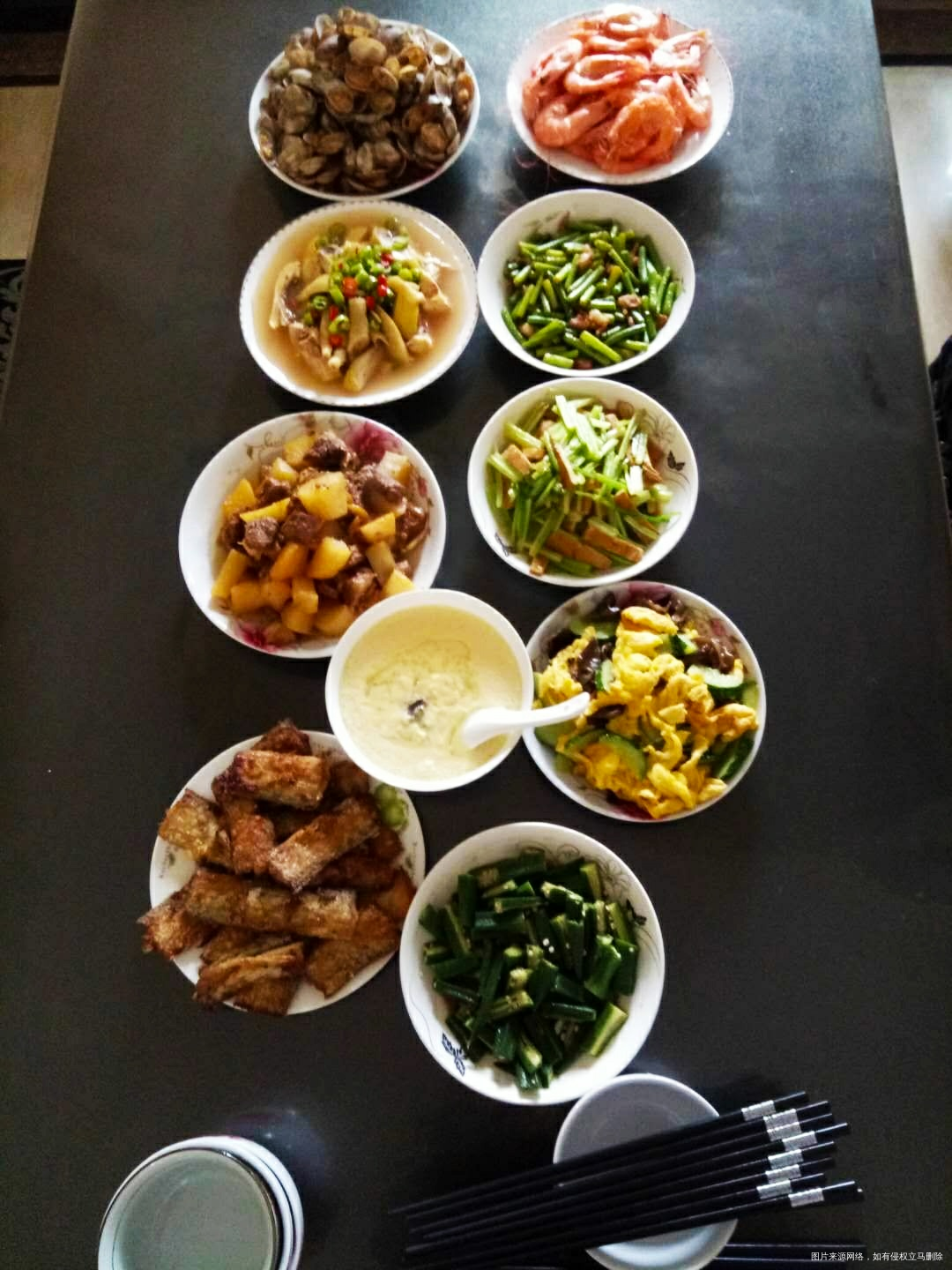 吃饭了,饿死了,好几天没正经吃中餐了