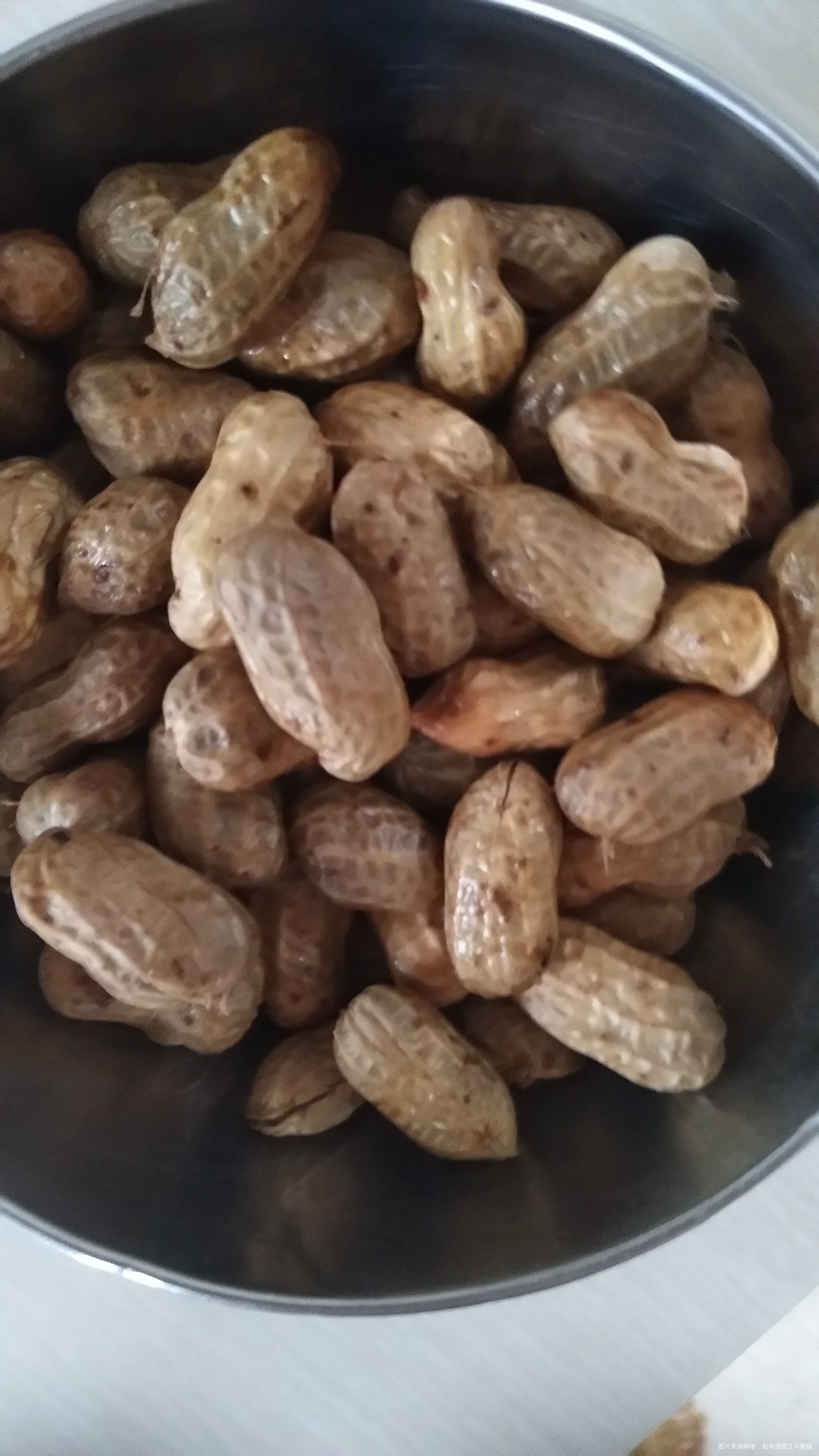 吃花生了,自己煮的五香花生