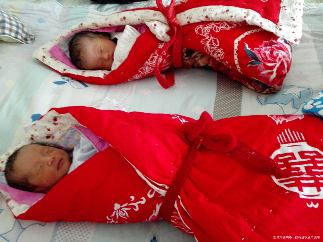 宝宝出生八天了!真的好累!但是很幸福