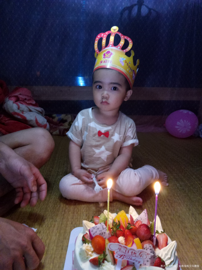 闺女两岁了 ,要健康快乐的长大。