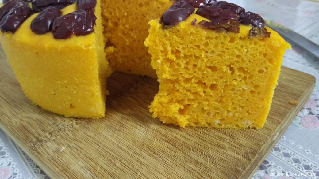 晚上做了这个南瓜发糕