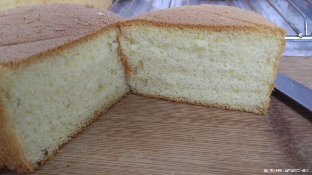 刚刚烤了四个戚风蛋糕