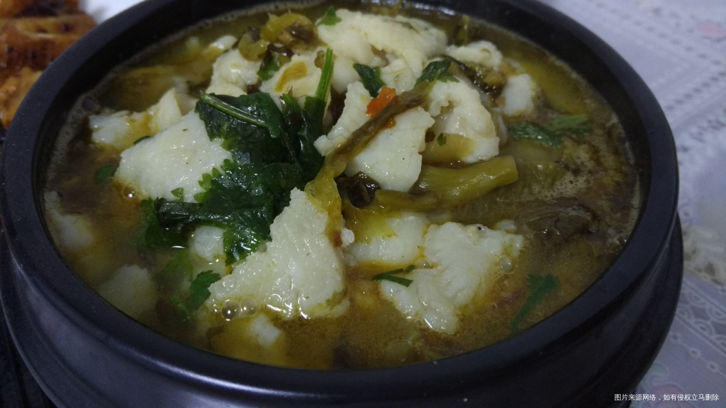 今天的晚饭,酸菜巴沙鱼