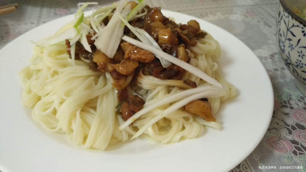 中午又吃撑了,炸酱面,牛腱子