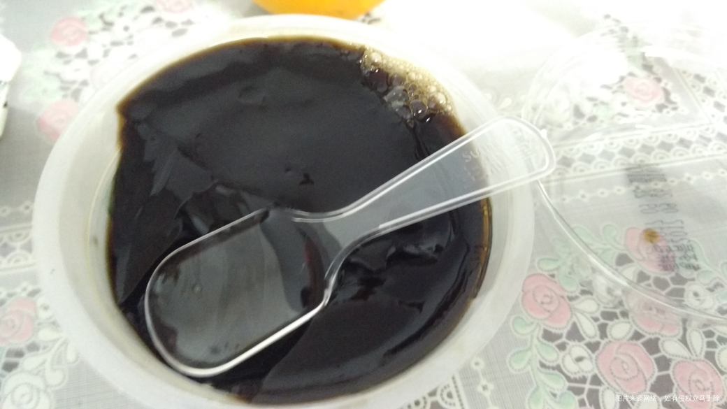 吃点龟苓膏去去火,昨天吃太辣了