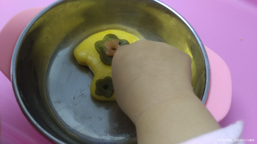 今天给娃蒸的鸡蛋羹好嫩