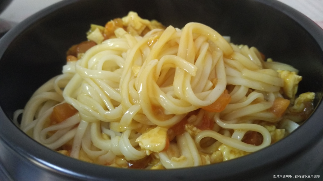 中午懒得做,吃碗西红柿打卤面