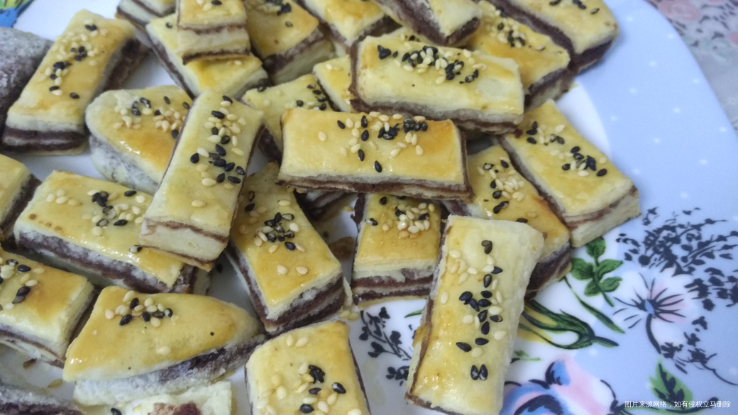 做了两盘红豆小酥,自己做的