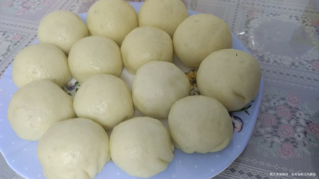 炒了红豆沙,给娃做了点小豆沙包