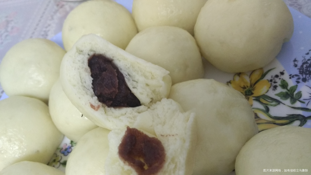 炒了红豆沙,给娃做了点小豆沙包