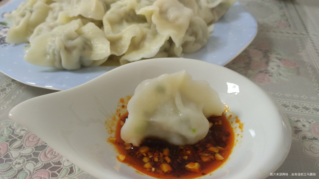 今天的中午饭,水煮饺子