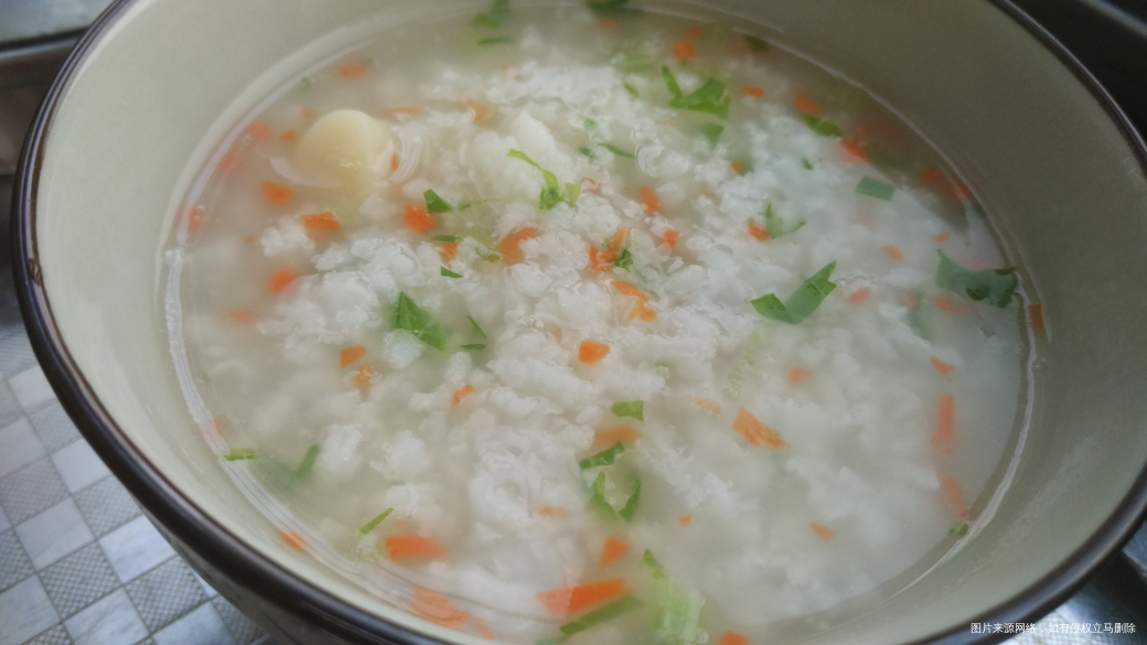 早上起来给宝宝熬的鲜贝蔬菜粥