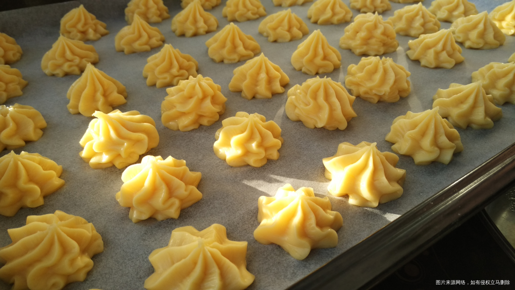 刚睡醒了突然想吃泡芙