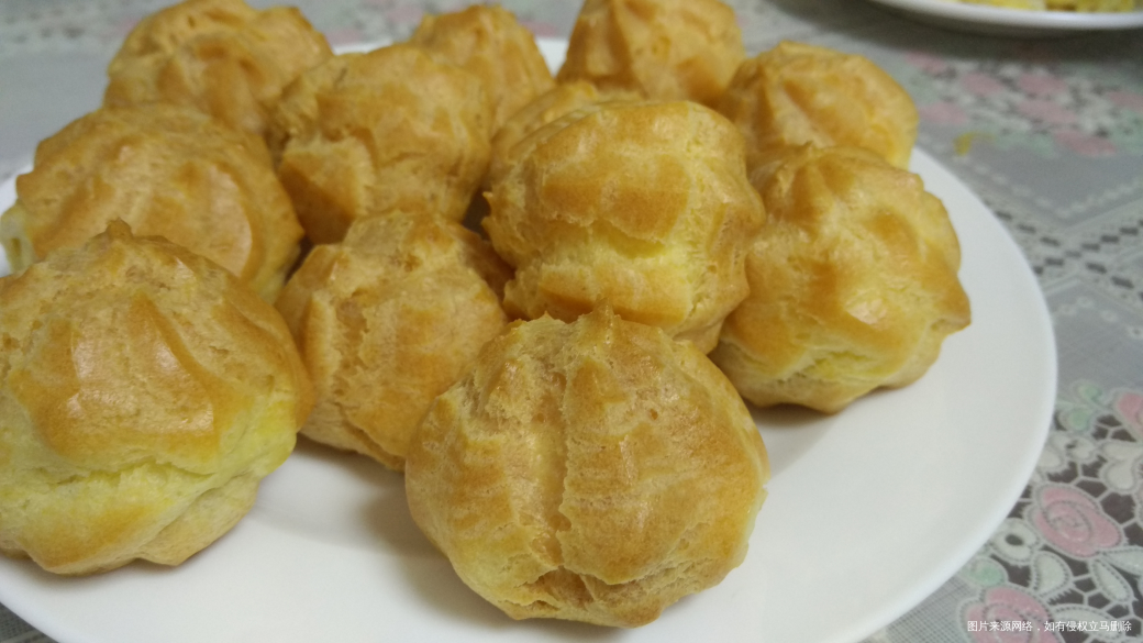 泡芙烤好了,出炉就被吃了好几个