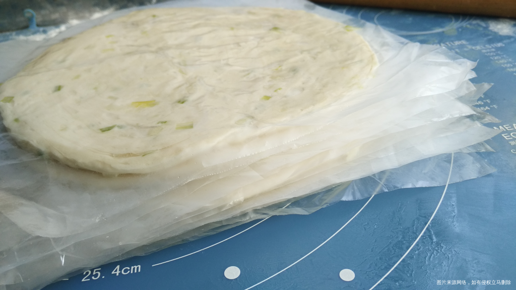 做了六张葱油酥饼放冰箱里冻上