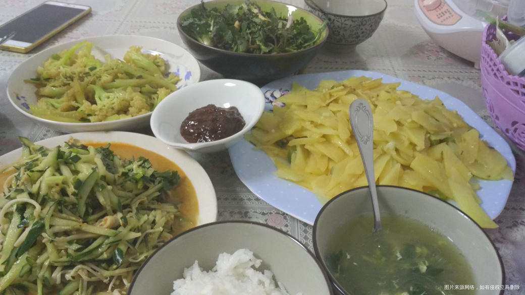 今天的晚饭,全是素菜素菜