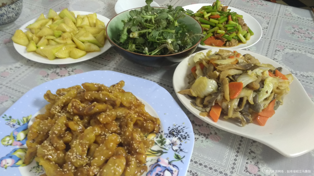 今天的晚饭,糖醋里脊,小野菜