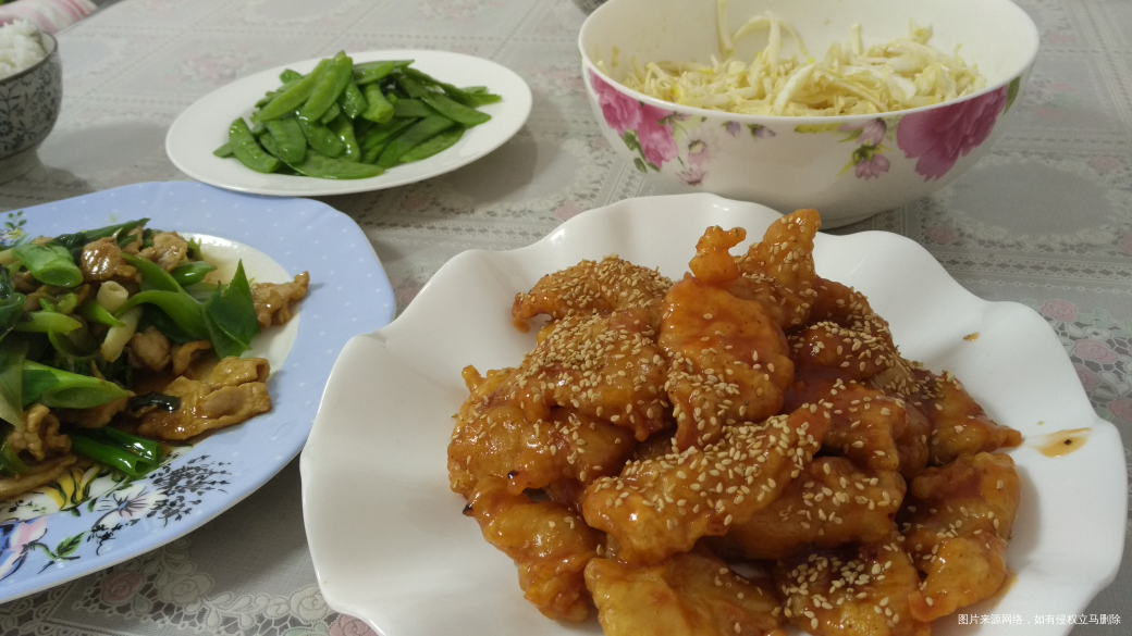 锅包肉,荷兰豆,拌白菜,葱爆肉