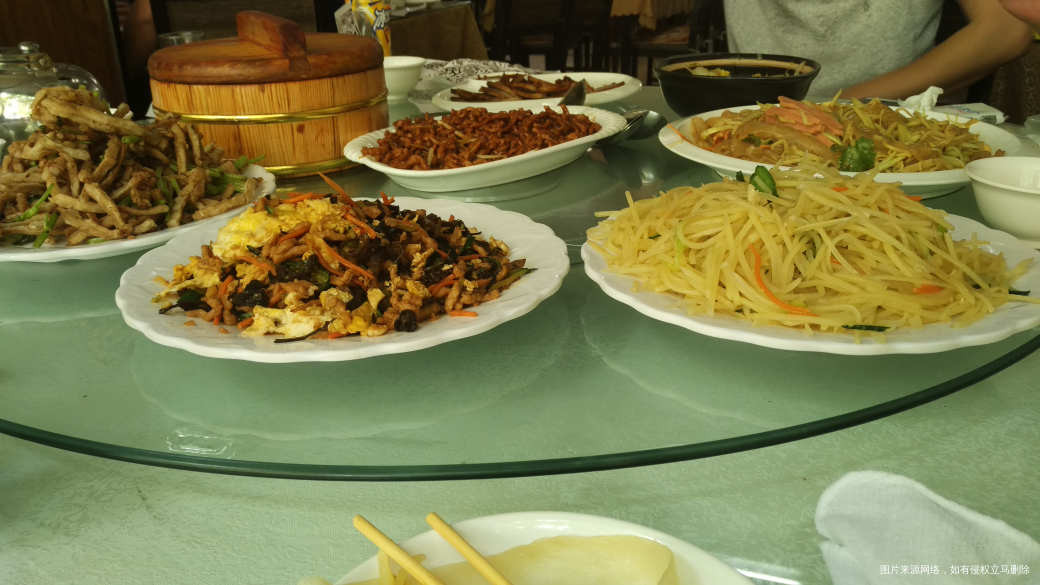 今天中午吃春饼,吃完慢慢