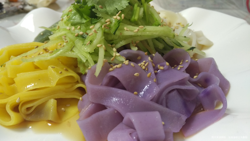 彩色凉皮,又去买了好多水果