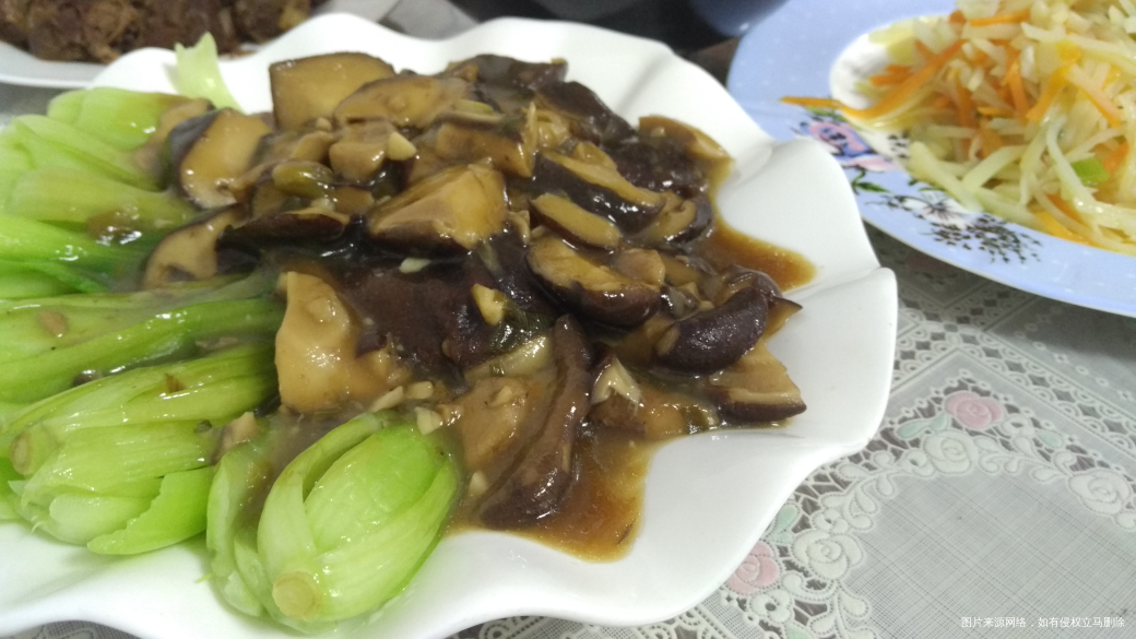 晚饭,香菇油菜,酱牛肉,土豆丝