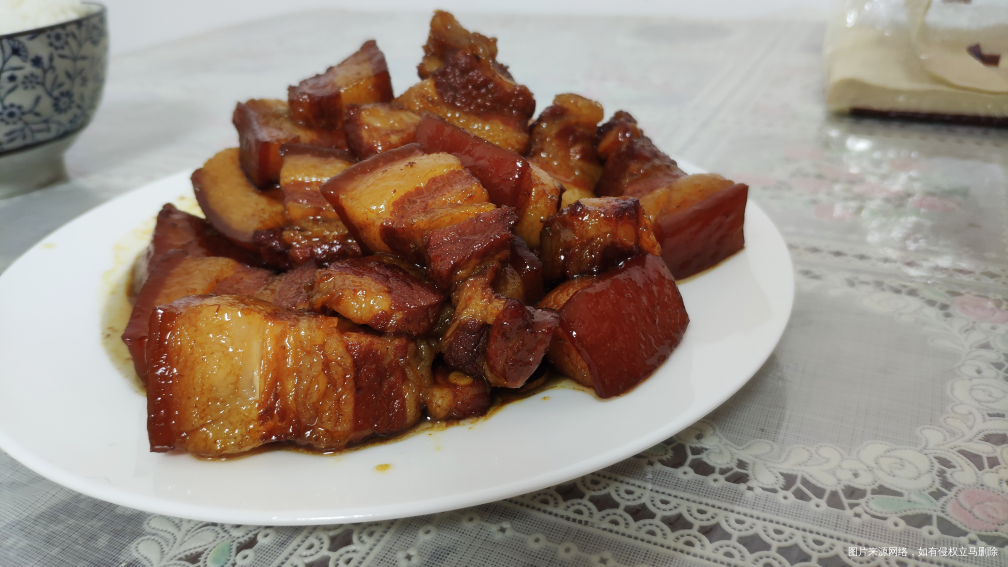 红烧肉配白米饭,真是绝配