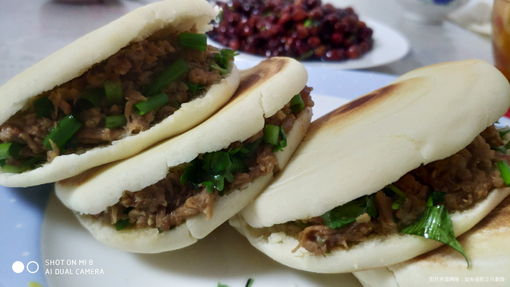 今天吃肉夹馍,拌黄瓜,陈醋花生米