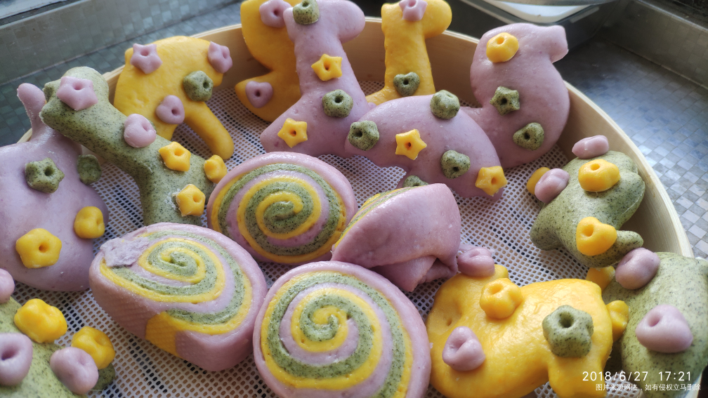 给娃做的卡通馒头和发糕