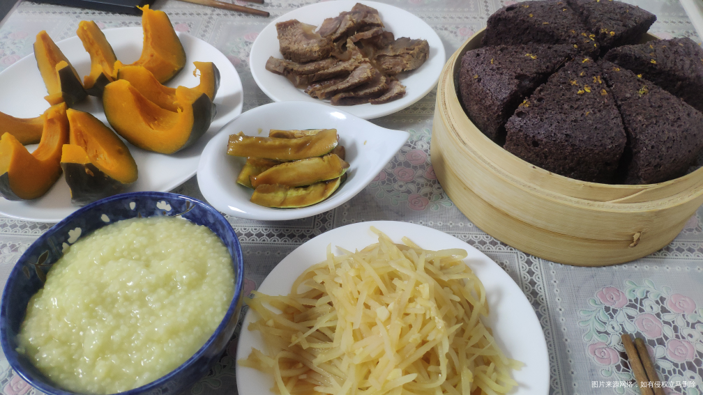 丰富的早餐,黑米糕,小南瓜🎃