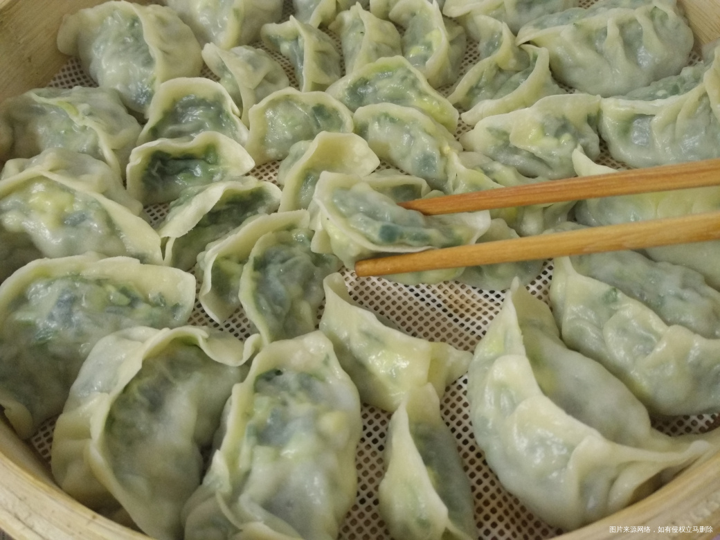 今天吃饺子,素三鲜馅的,昨天