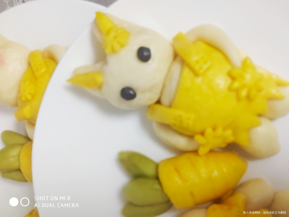 造型有点失败的小兔子馒头