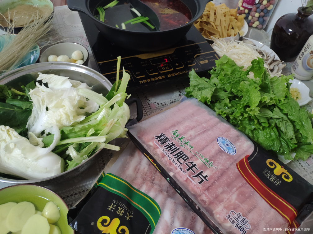 天太冷了,中午吃火锅正合适