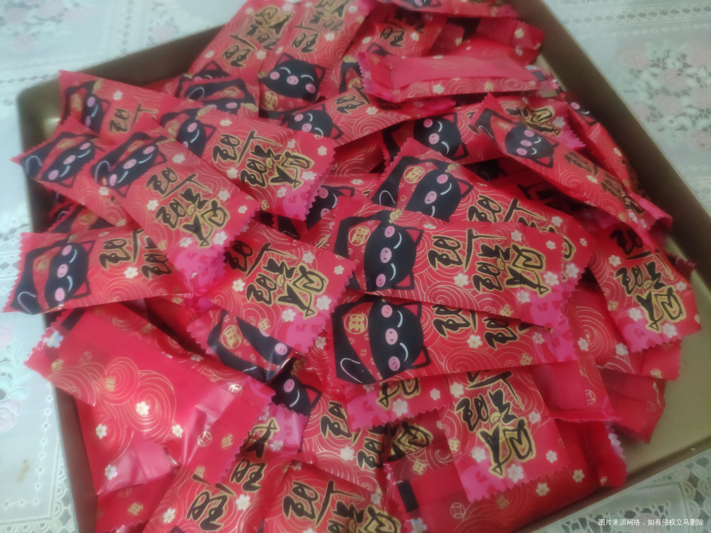 下午做了一盘雪花酥一盘牛轧糖