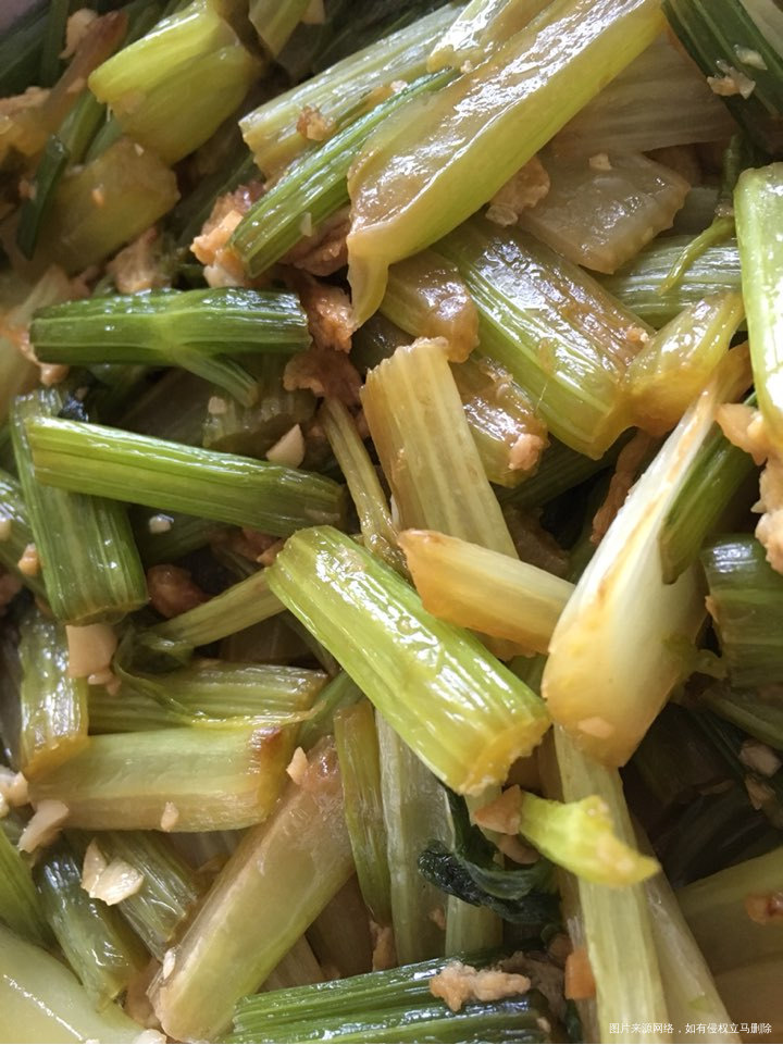 今天早上炒芹菜吃我家