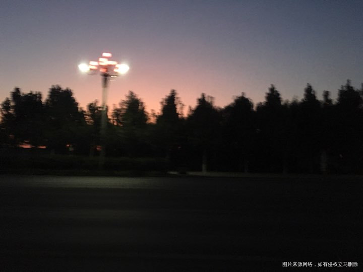 早晨的天空,也是很美的