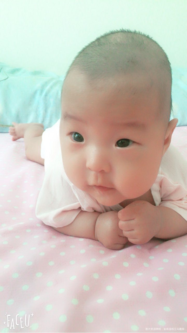 4月份最后一天了,宝宝今天给了个小小的惊喜,趴着自己翻过来了,想在试试给录个视频...