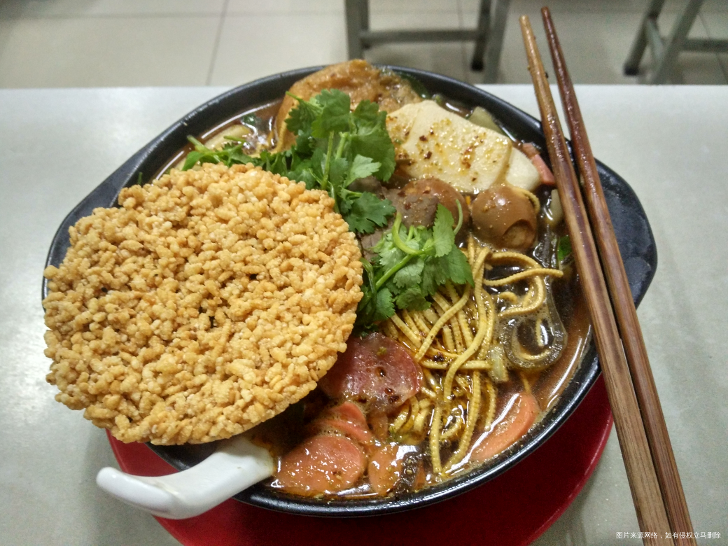 自带的锅巴吃着香呢😊