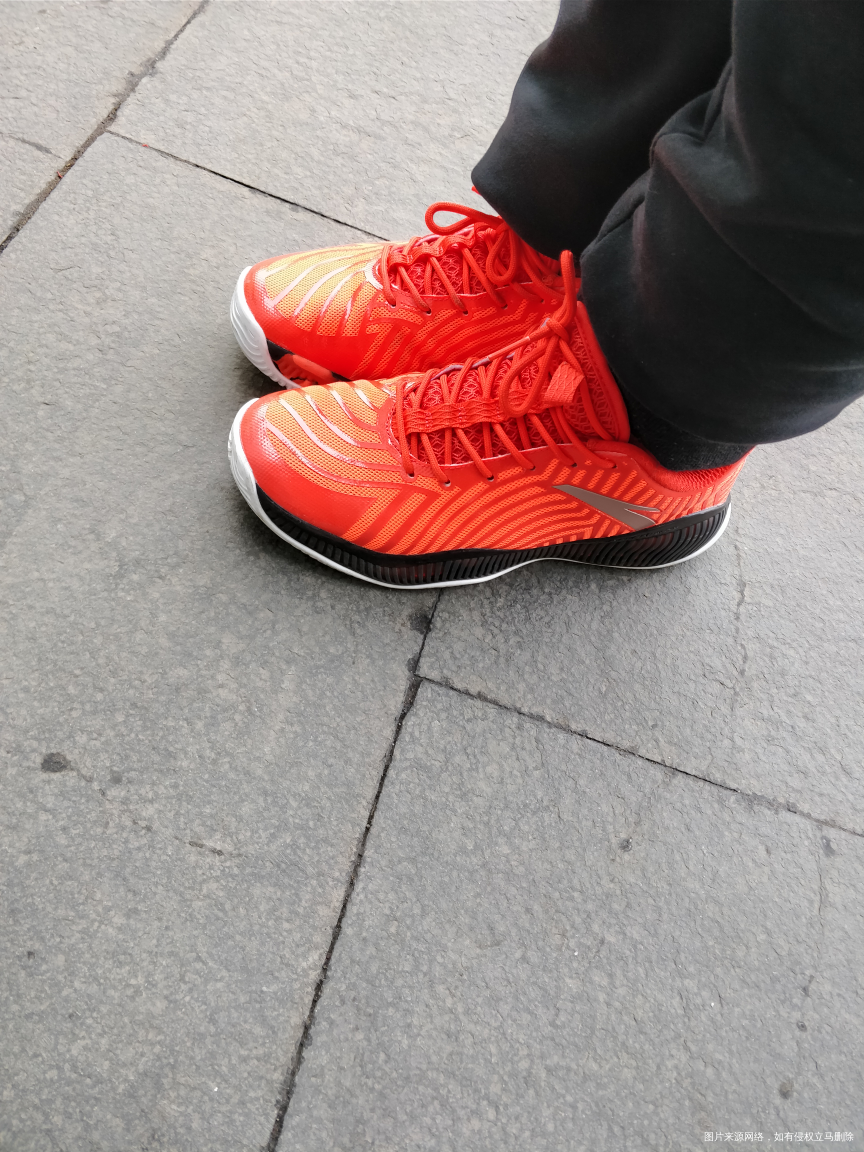 儿子很喜欢这双鞋子哈😄