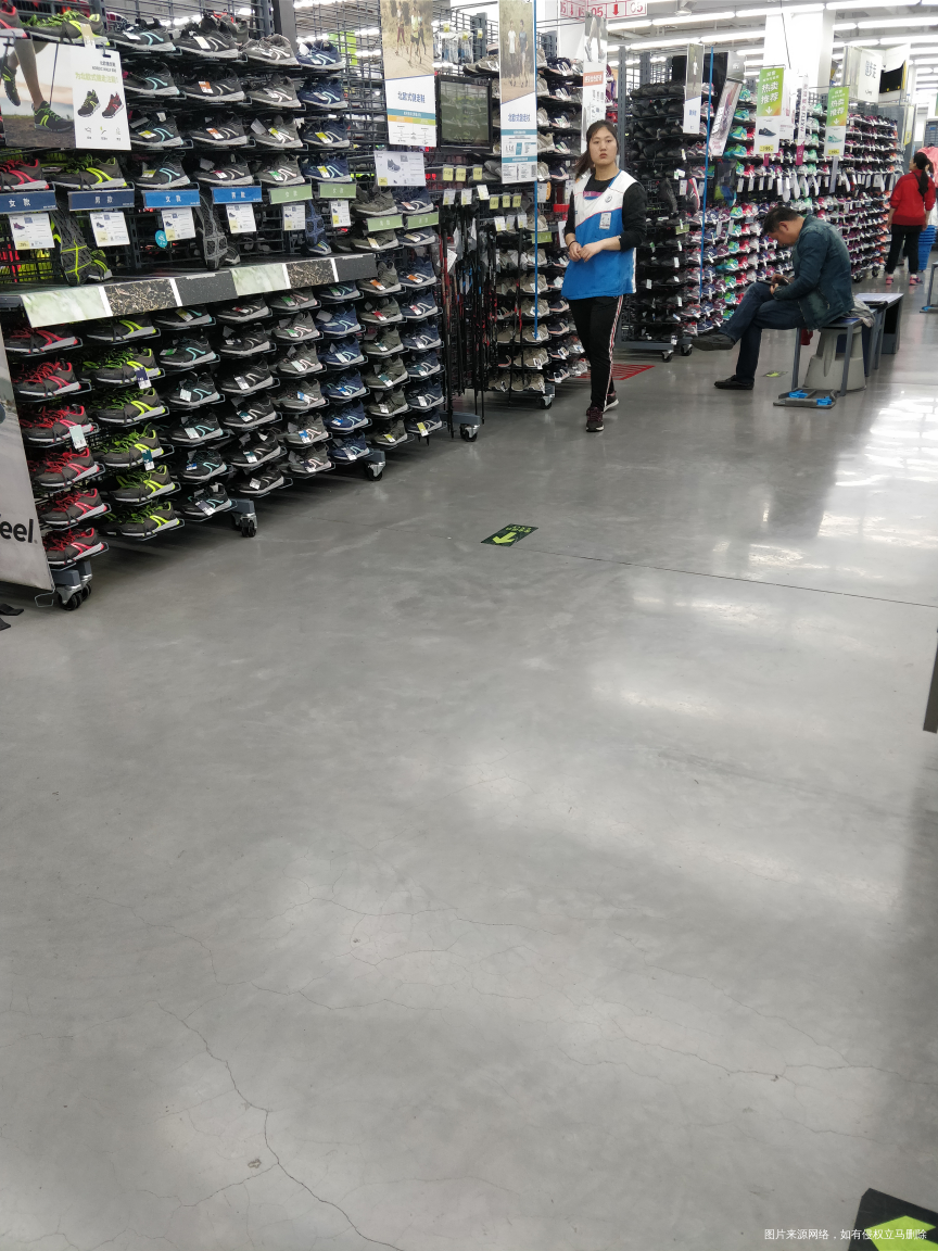 今天下雨没走湖,来迪卡侬了