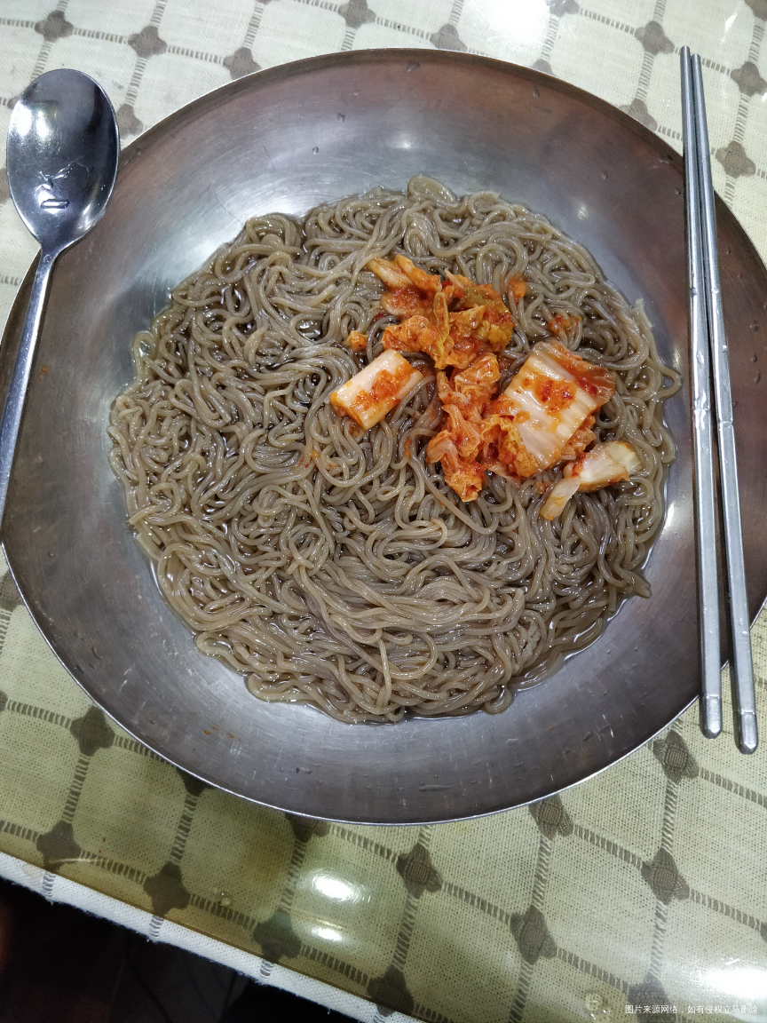 昨晚给老公做的冷面,汤少了