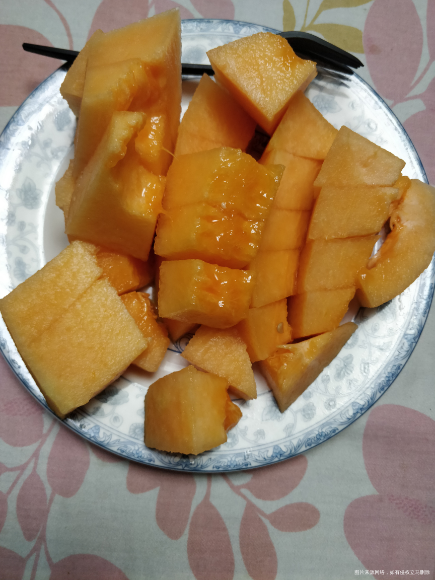 哈密瓜吃起来,味道不错哈