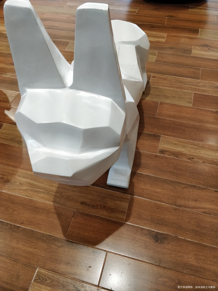 今天儿子报道去军训,要四天,我和老公又来自助餐了