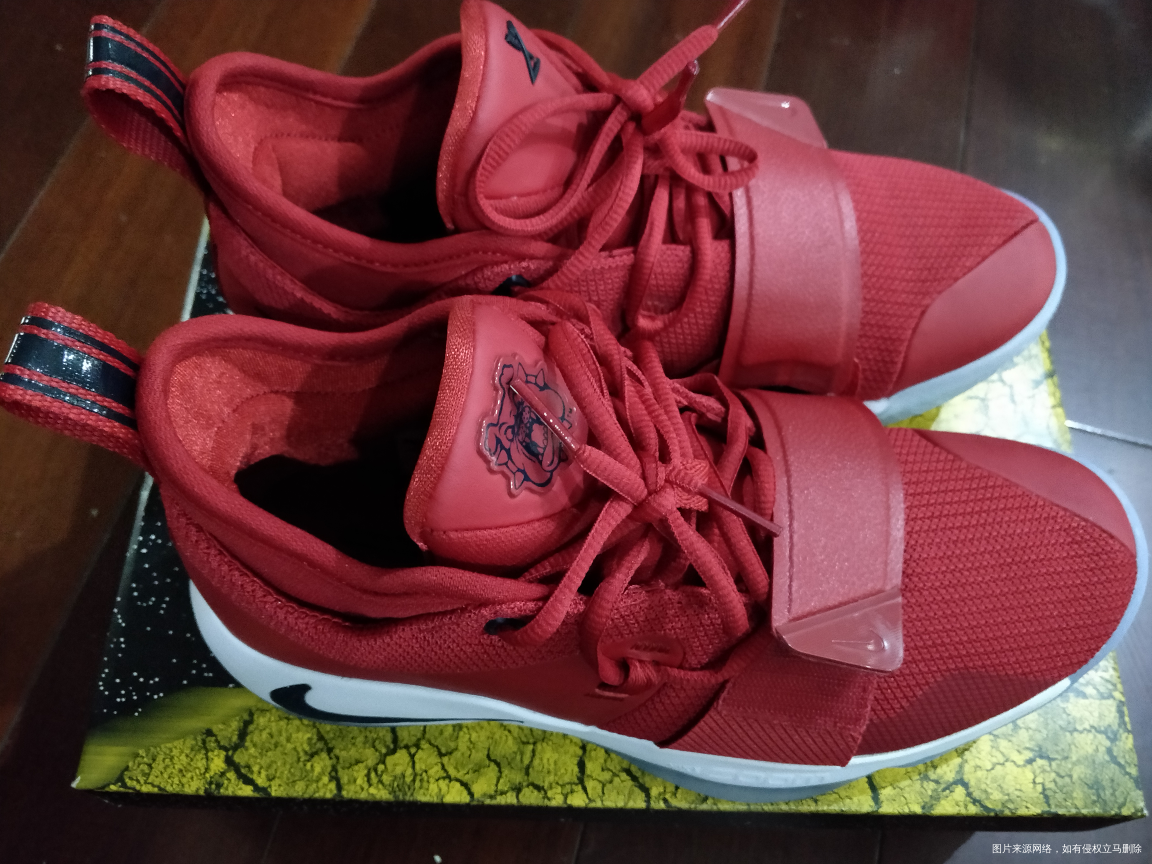 老公的小姨给儿子买的新鞋子