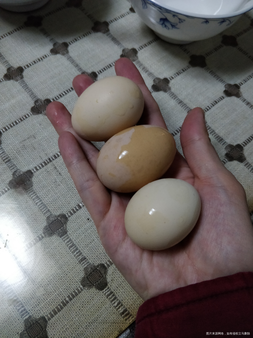 这个鸡蛋好小啊,迷你版