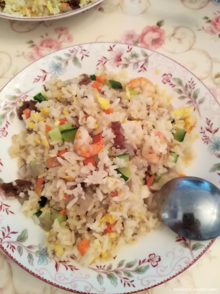 现在才吃早饭,就吃个蛋炒饭